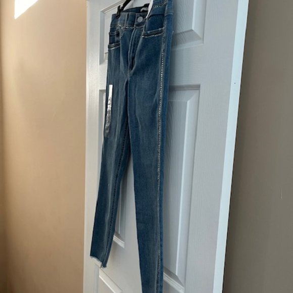 Express Repreve Embellished Jean Size 4R - Picture 3 of 7
